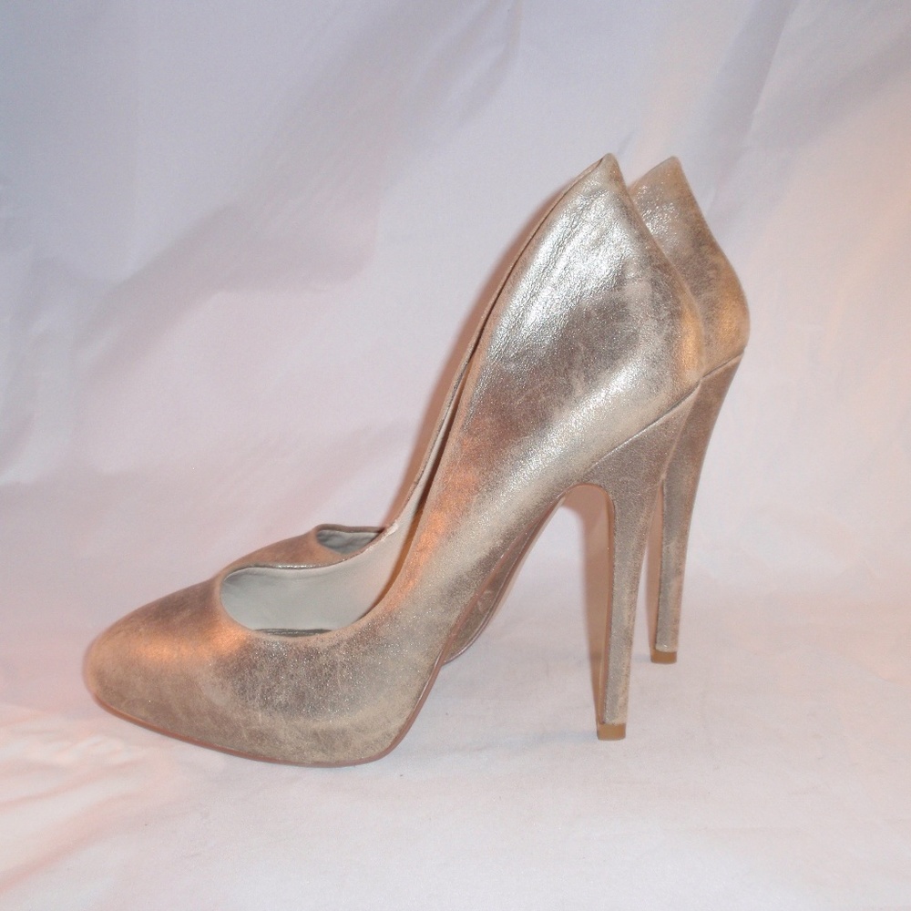 Aldo Distressed Gold Shimmer Wingback Shoes NEW